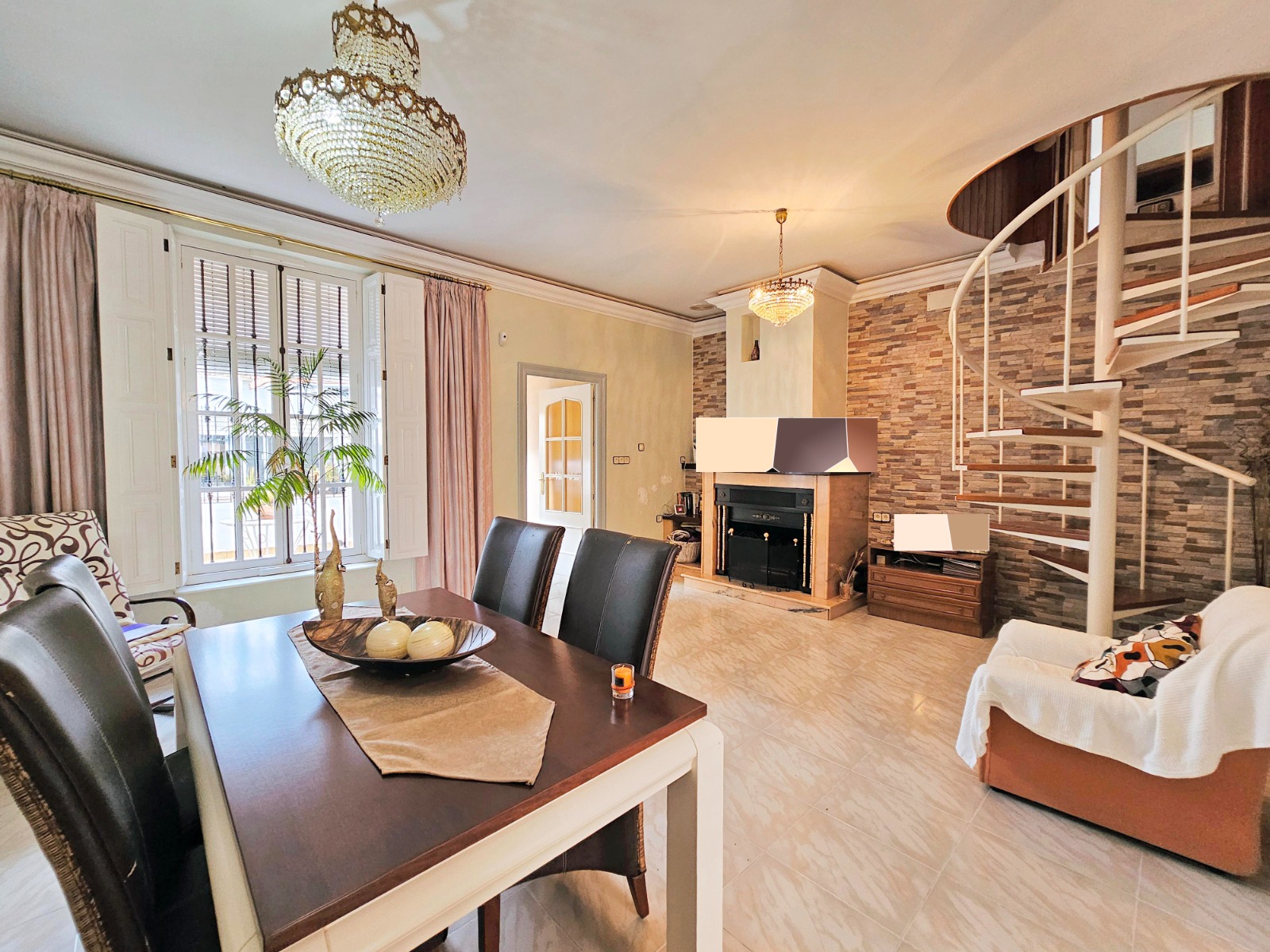 
Chalet de 6 dormitorios en venta en La Aljorra, Cartagena, Murcia