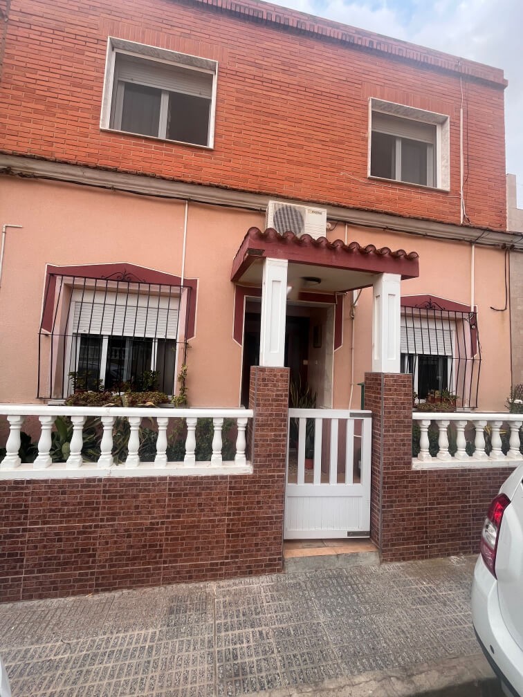 
Dúplex de 7 dormitorios en venta en Barrio Peral, Cartagena, Murcia