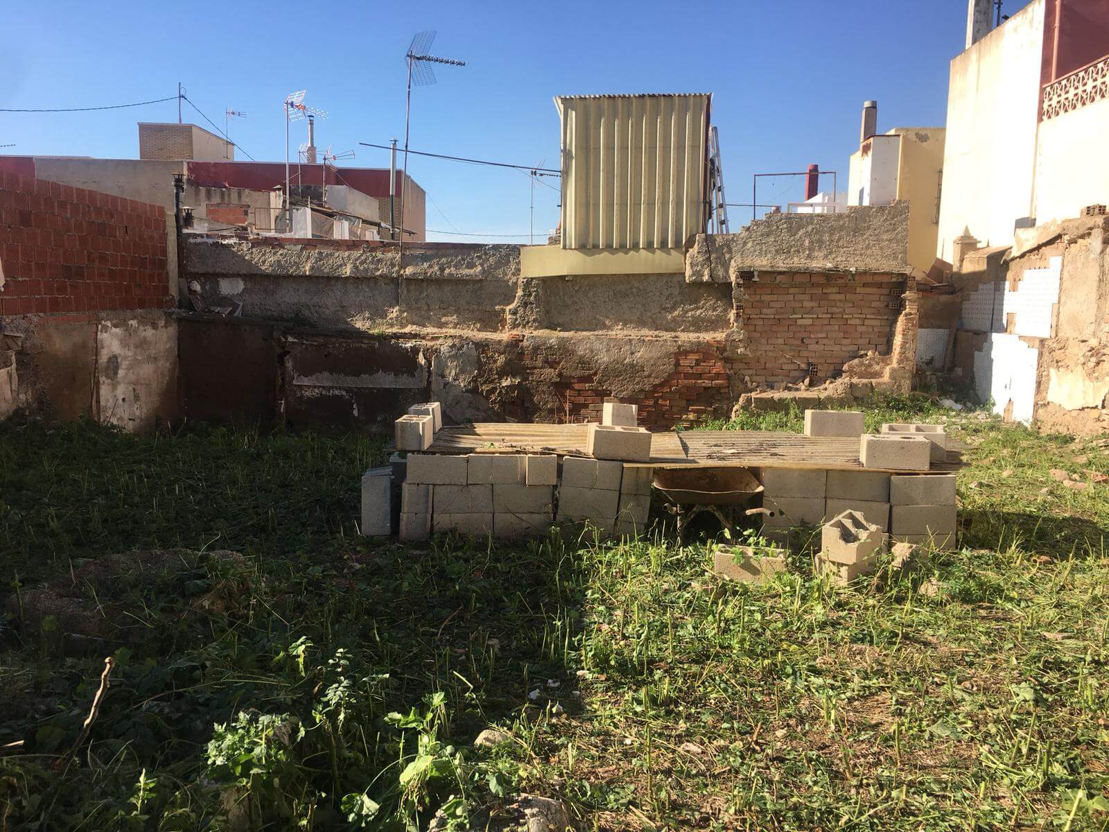 
Solar de 186m2 en venta en Barrio Peral, Cartagena, Murcia
